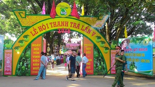 Lễ hội thu hút đông đảo người dân cũng như khách du lịch đến tham dự