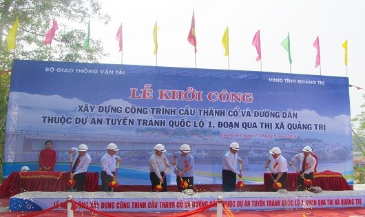 Lễ khởi công Xây dựng công trình cầu Thành Cổ và đường dẫn thuộc dự án tuyến tránh Quốc lộ 1, đoạn qua Thị xã Quảng Trị