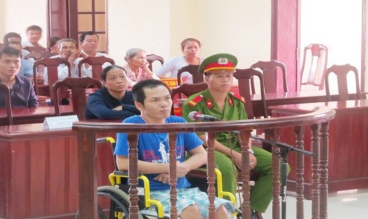 Bị cáo Nguyễn Gia Hải nghe tòa tuyên án
…

