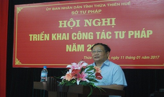 Phó chủ tịch UBND tỉnh Đinh Khắc Đính phát biểu chỉ đạo tại hội nghị.