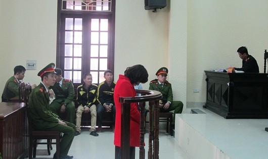 Bị cáo Nguyễn Thị Thúy Hiền tại tòa

