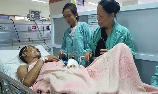 Nạn nhân Thạnh đang được điều trị tại Bệnh viện TƯ Huế

