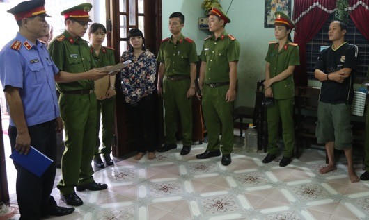 Cơ quan Cảnh sát điều tra Công an Thừa Thiên Huế đọc lệnh bắt khẩn cấp Trịnh Thị Bích Trâm