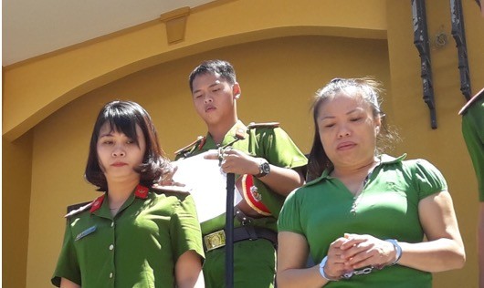 Dẫn giải Nguyễn Thị Phương Nhi về trại giam