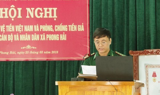 Thượng tá Nguyễn Văn Dũng phát biểu tại hội nghị