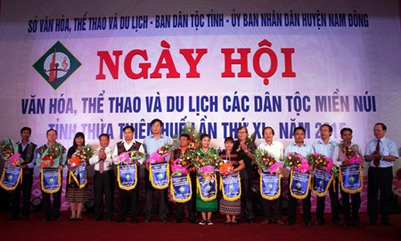 Thừa Thiên Huế vừa công nhận 145 người uy tín trong đồng bào dân tộc thiểu số