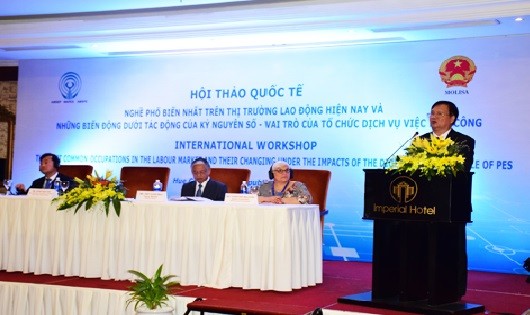 Ông Nguyễn Dung, Phó chủ tịch tỉnh Thừa Thiên Huế phát biểu tại hội thảo 