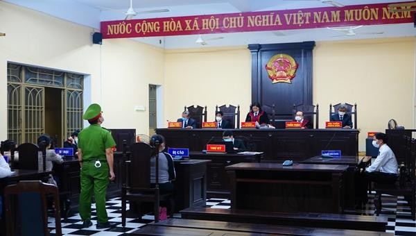 Phiên tòa xét xử bị cáo Phạm Thị Ngọc Tuyến.