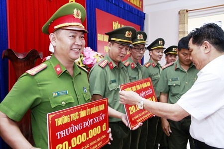 Quảng Nam động viên, khen thưởng cho các đơn vị tham gia triệt phá hai chuyên án lớn
