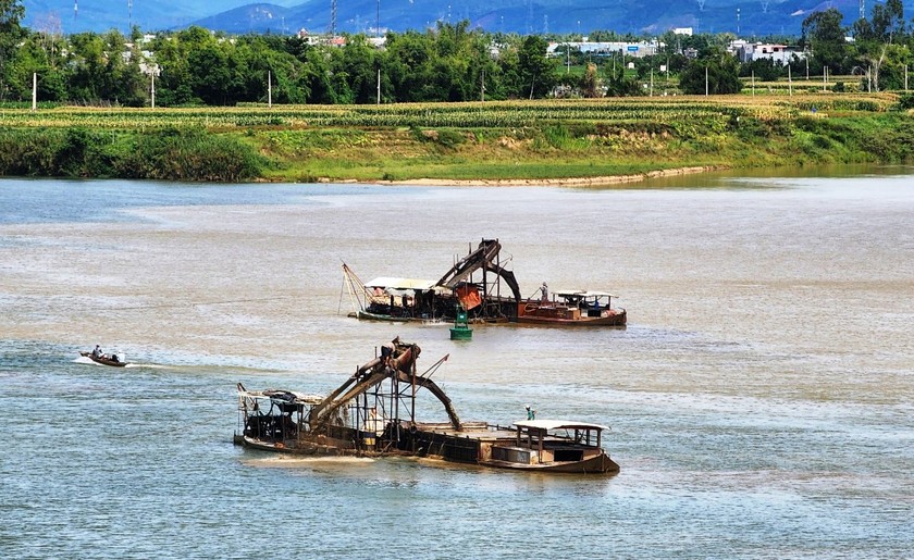 Công ty TNHH Tấn Lợi Minh Khai thác cát lòng sông mà không có giấy phép khai thác khoáng sản của cơ quan Nhà nước có thẩm quyền. (Ảnh minh họa)