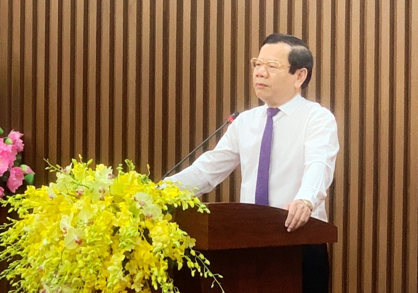 Chủ tịch UBND tỉnh Quảng Ngãi Đặng Văn Minh phát biểu tại cuộc họp đầu năm với các sở ngành. 