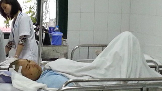 Nạn nhân bị Nguyễn Văn Đại cướp, làm nhục đang được cấp cứu tại bệnh viện. 