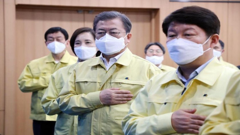 Lý giải chiếc áo màu vàng của các quan chức Chính phủ Hàn Quốc 