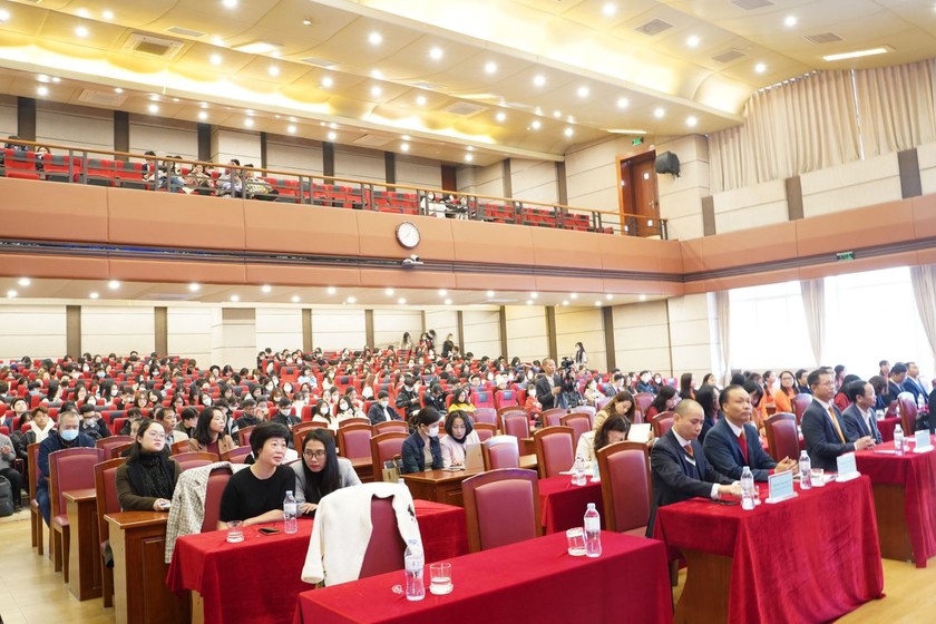 Tọa đàm về giáo dục đạo đức truyền thống đối với sinh viên Khóa 47 Trường Đại học Luật Hà Nội