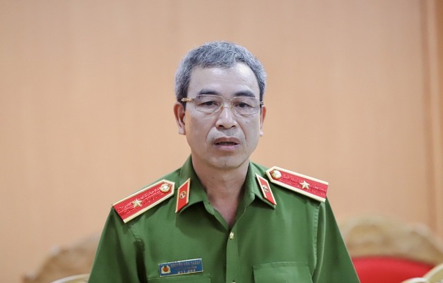 Thiếu tướng Nguyễn Văn Thành, Phó Cục trưởng Cục Cảnh sát điều tra về tham nhũng, kinh tế (C03, Bộ Công an) trả lời tại họp báo.
