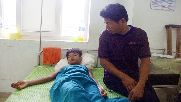 Em Hưm đang được chăm sóc, điều trị tại Bệnh viện Đa khoa tỉnh Quảng Trị