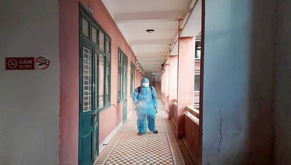 Nhiều trường học tại Quảng Trị tổ chức vệ sinh, phun khử khuẩn để phòng, chống dịch bệnh viêm đường hô hấp do chủng mới của virus nCoV gây ra 