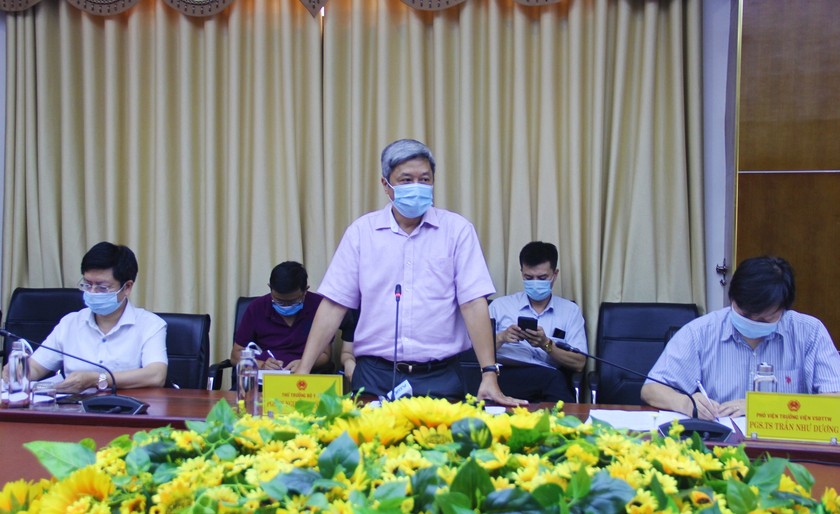 Thứ trưởng Bộ Y tế Nguyễn Trường Sơn phát biểu tại buổi làm việc
