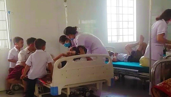 Hiện 26 học sinh này đang được điều trị, chăm sóc tại Trung tâm Y tế huyện Cam Lộ