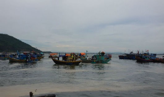 Tàu thuyền của ngư dân Thạch Kim neo đậu tại cảng cá
