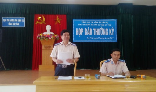 Cục Trưởng Cục THADS Hà Tĩnh, Nguyễn Văn Cường phát biểu tại cuộc họp báo