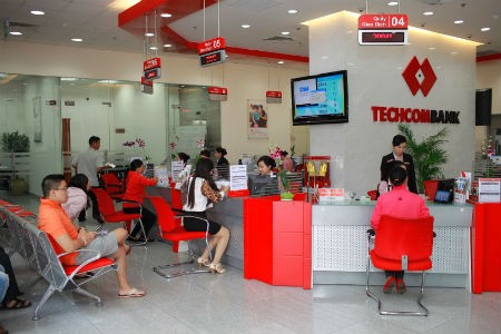 Techcombank liên tiếp nhận hai giải thưởng quốc tế
