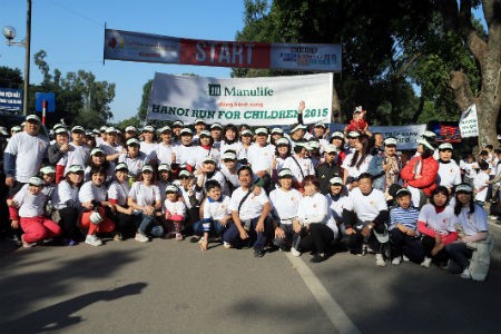 Manulife Việt Nam chạy bộ vì trẻ em tại Hà Nội