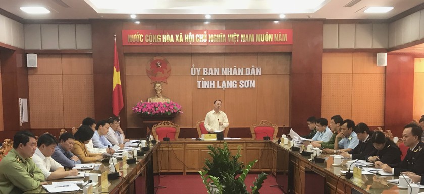 Phó Chủ tịch tỉnh Nguyễn Công Trưởng đã họp các Sở, ngành, đơn vị tìm giải pháp tháo gỡ khó khăn trong xuất nhập khẩu.