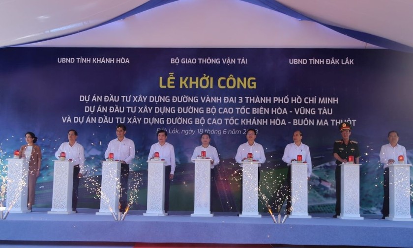 Ấn nút khởi công dự án đường bộ cao tốc Khánh Hòa - Buôn Ma Thuột