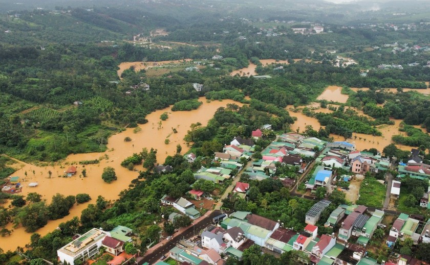 Mưa lớn kéo dài khiến nhiều hộ dân ở Đắk Nông bị ngập úng