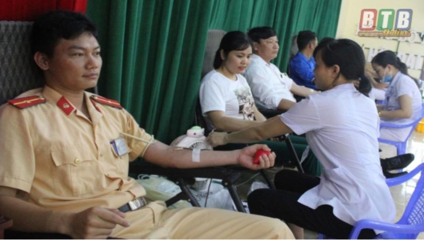Đoàn viên, thanh niên Tiền Hải tham gia Ngày hội thanh niên hiến máu tình nguyện. Ảnh: Báo Thái Bình.
