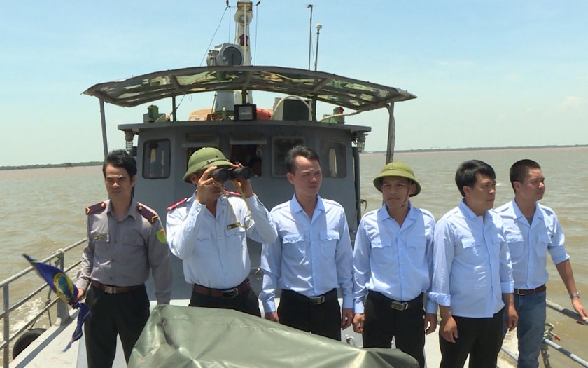 Đoàn Thanh tra thủy sản thực hiện tuần tra, kiểm soát hoạt động khai thác và bảo vệ nguồn lợi thủy sản trên vùng biển tỉnh Thái Bình.