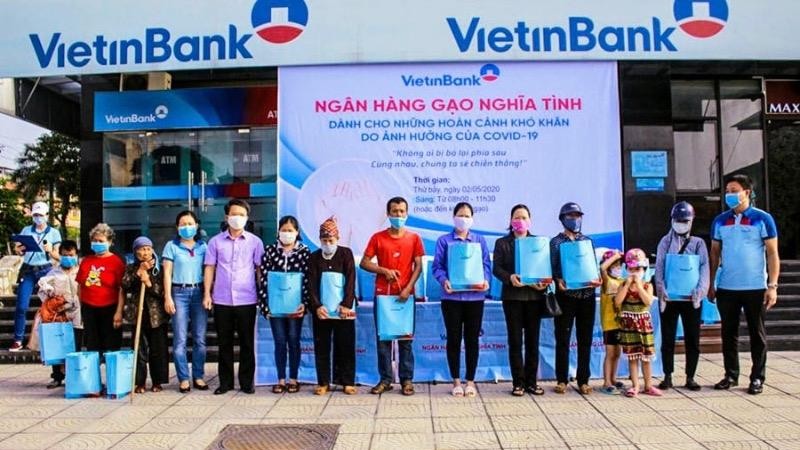 VietinBank chi nhánh Hà Nam hỗ trợ gạo cho người dân gặp hoàn cảnh khó khăn bởi dịch Covid-19