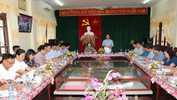 Đoàn công tác của UBND tỉnh NInh Bình làm việc với huyện Yên Mô. 