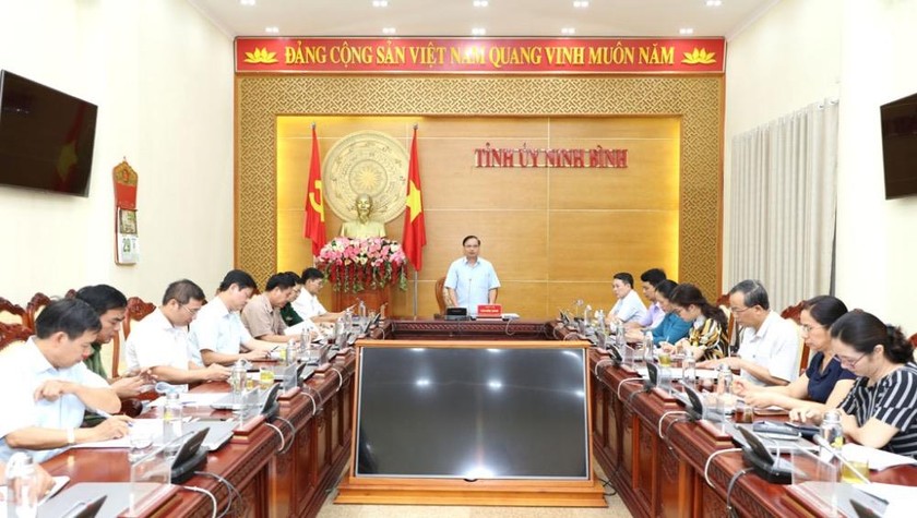 Đồng chí Trần Hồng Quảng, Phó Bí thư Thường trực Tỉnh ủy, Chủ tịch HĐND tỉnh Ninh Bình chủ trì Hội nghị giao ban công tác dân vận quý II/2020.