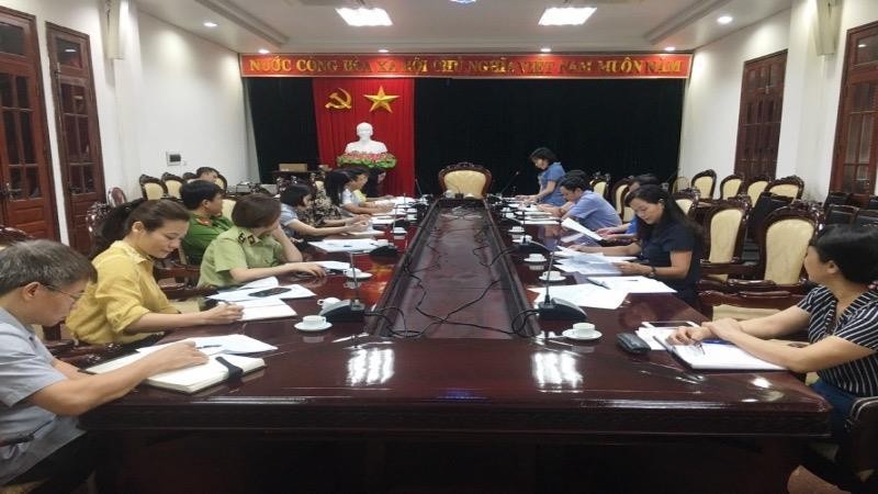 Đoàn kiểm tra làm việc tại TP Ninh Bình.