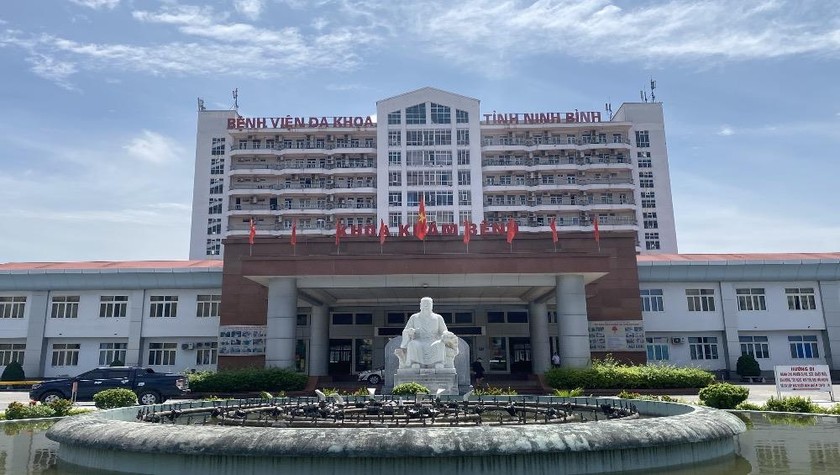 Ninh Bình: Cán bộ thu ngân Bệnh viện Đa khoa tỉnh quát nạt bệnh nhân, thu phí “quên” trả tiền thừa