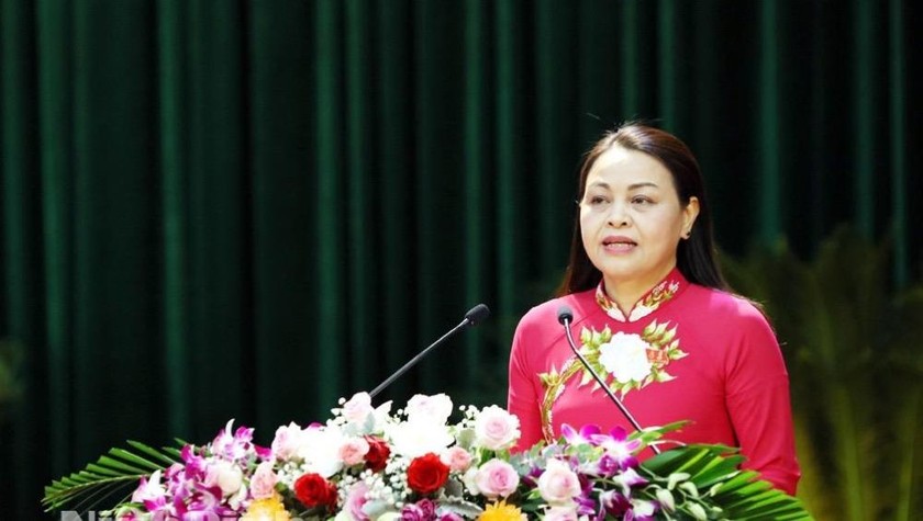 Đồng chí Nguyễn Thị Thu Hà, Uỷ viên Trung ương Đảng, Bí thư Tỉnh uỷ phát biểu tại Đại hội.