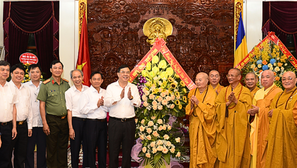 Bí thư Tỉnh ủy Nam Định chúc mừng Đại lễ Phật đản năm 2023 tại Trúc Lâm Thiên Trường