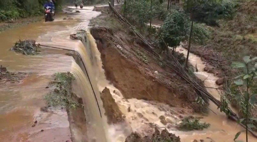 Mưa lớn gây thiệt hại nhiều về tài sản, tắc nghẽn nhiều tuyến giao thông tại Bảo Thắng, Lào Cai
