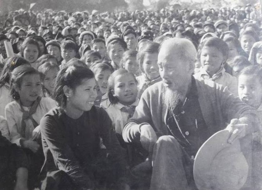 Bác Hồ về thăm HTX Yên Trường - Thanh Hóa năm 1961
