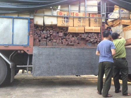 Thanh Hóa: Bắt xe tải vận chuyển gỗ quý không rõ nguồn gốc