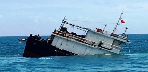Chìm tầu chở hàng 9 thuyền viên thoát nạn