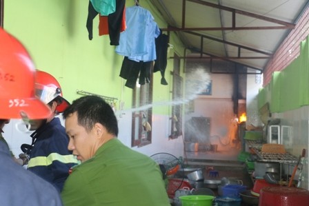 Thanh Hóa: Trường mần non náo loạn vì cháy nhà bếp