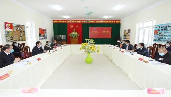 Hội nghị đổi kinh nghiệm công tác phòng, chống dịch COVID-19 do tỉnh Thanh Hóa và tỉnh Hủa Phăn (Lào) tổ chức ở Đồn Biên phòng cửa khẩu quốc tế Na Mèo.