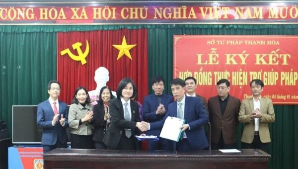 Thanh Hoá: Ký kết hợp đồng thực hiện trợ giúp pháp lý với các luật sư và các tổ chức hành nghề luật sư