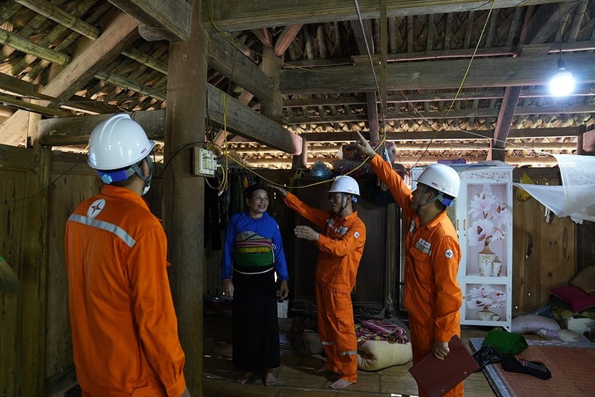 Ngành điện lực Thanh Hoá hoàn thành việc xoá bản 'trắng' điện lưới quốc gia