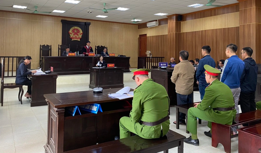 Toàn cảnh phiên tòa xét xử các bị cáo ngày 5/3. (Ảnh: Tuấn Minh)