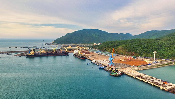 Một góc cảng biển ở Khu kinh tế Vũng Áng (Hà Tĩnh).