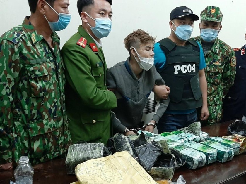 Đối tượng Phạm Văn Tặng bị bắt quả tang khi đang vận chuyển ma túy với số lượng lớn.